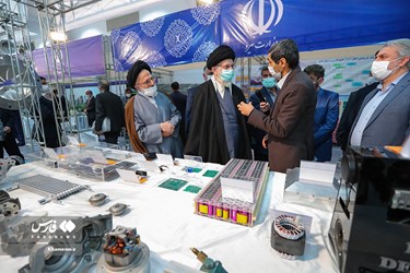 Supreme Leader Visits Exhibition of Domestic Industrial Capabilities
