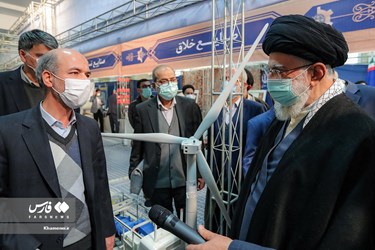 Supreme Leader Visits Exhibition of Domestic Industrial Capabilities