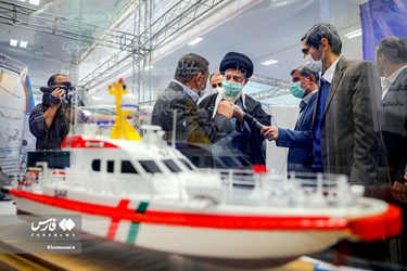 Supreme Leader Visits Exhibition of Domestic Industrial Capabilities