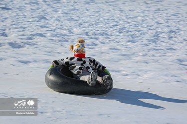 People in Western Iran Taking Advantage of Heavy Snowfall