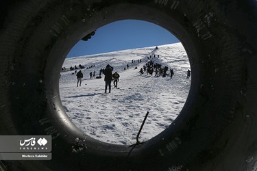 People in Western Iran Taking Advantage of Heavy Snowfall