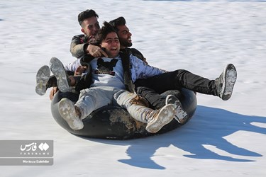 People in Western Iran Taking Advantage of Heavy Snowfall