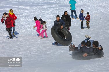 People in Western Iran Taking Advantage of Heavy Snowfall