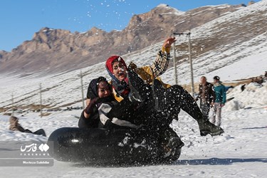 People in Western Iran Taking Advantage of Heavy Snowfall