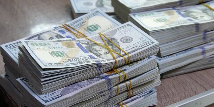 د طالبانو له خوا بازار ته د ډالرو ورکړه دوام لری