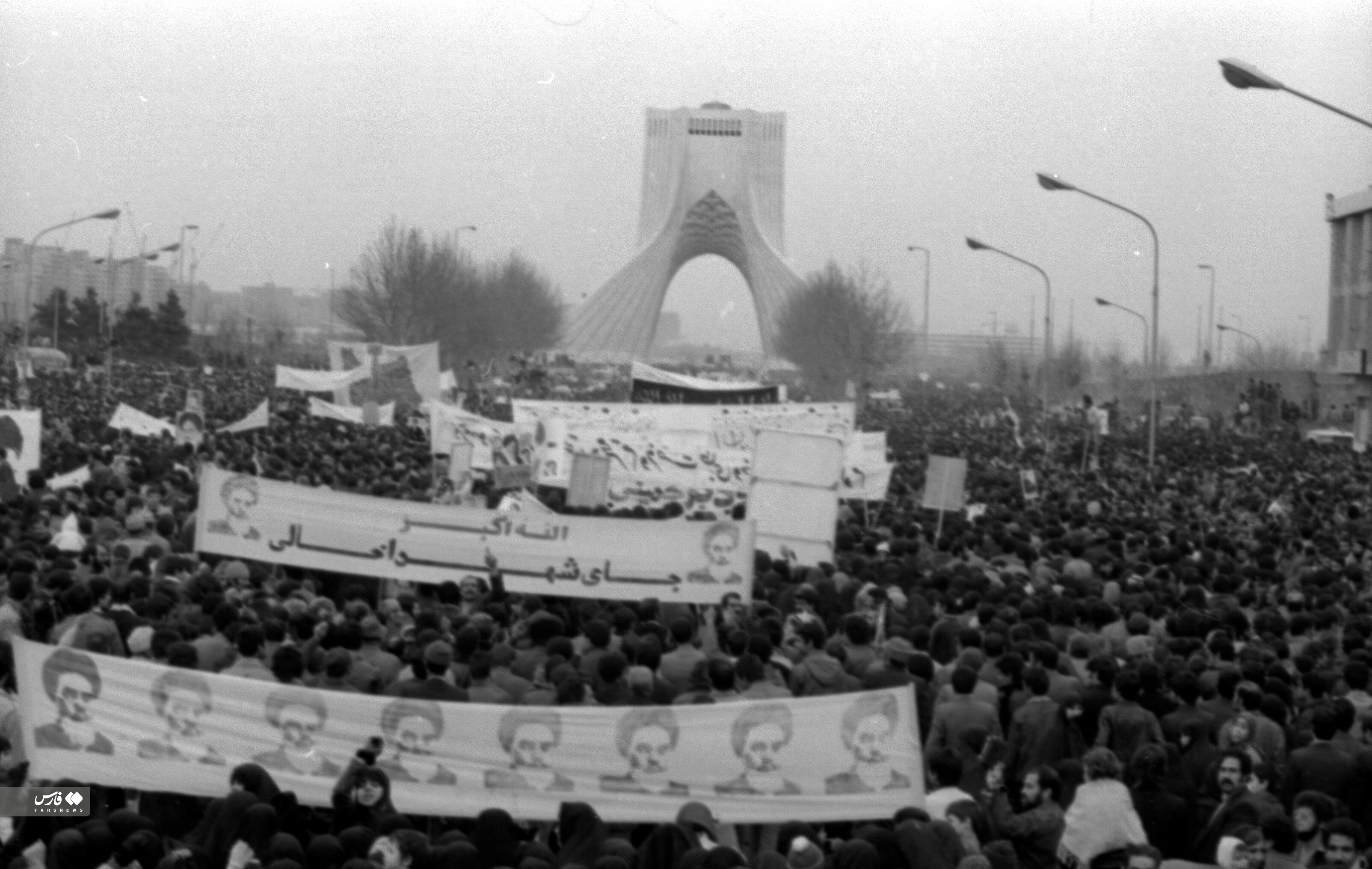 تصاویری منتشر نشده و دیدنی از روزهای انقلاب 57 3