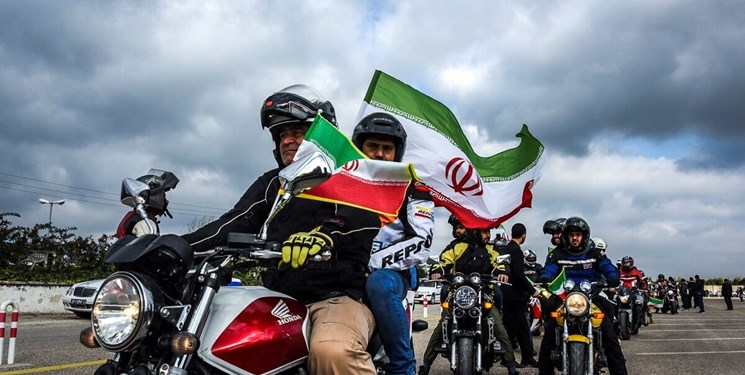 «رژه موتوری» نخستین روز از دهه مبارک فجر در البرز برگزار شد