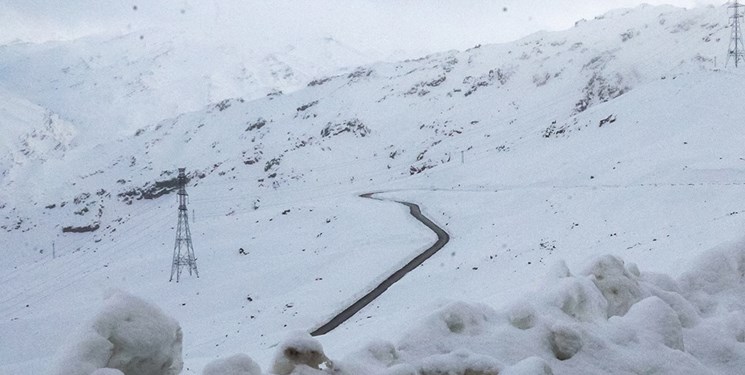 کوهنوردی به علت برف و کولاک در البرز با خطر همراه است