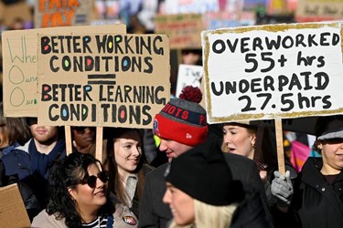 UK's Teachers, Civil Servants Join Mass Strike 