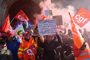 Tens of Thousands March Across France Against Pension Reform