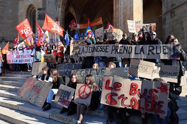 Tens of Thousands March Across France Against Pension Reform
