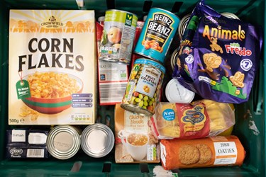 UK Cost-of-Living Crisis Pushes Mothers to Brink