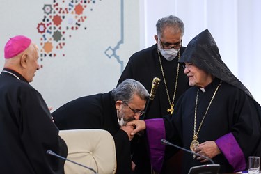 حضور سبوه سرکیسیان  اسقف اعظم ارامنه در نشست پیروان ادیان توحیدی با رئیس جمهور 