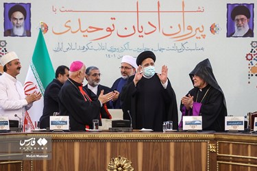 Iran President Meets Followers of Different Religions in Tehran