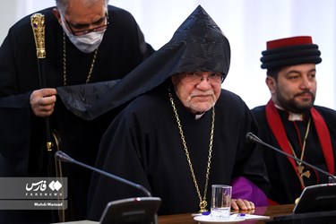 Iran President Meets Followers of Different Religions in Tehran