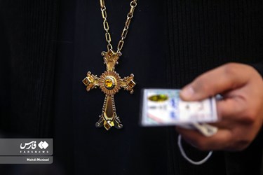 Iran President Meets Followers of Different Religions in Tehran