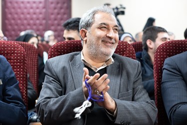 محمد کریمی سردبیر ارشد خبرگزاری فارس درنخستین جشن دستیاری باشگاه خبرنگاران توانا