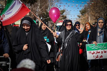فجر44| حماسه مردم آباده در راهپیمایی 22 بهمن