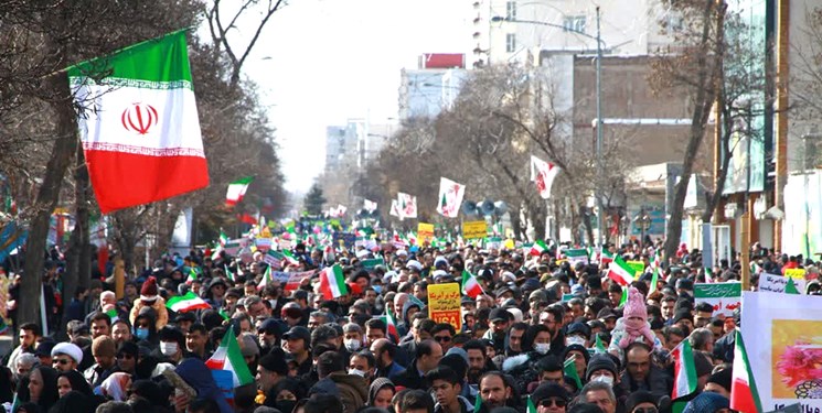 راهپیمایی ۲۲بهمن در ارومیه با حضور پرشور مردم انقلابی آغاز شد
