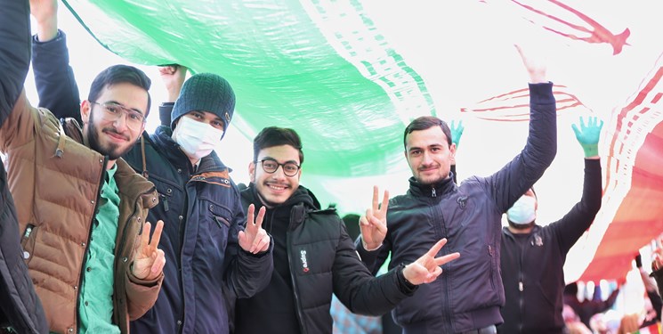 روایتی از جشن ۴۴ سالگی انقلاب در قزوین/ همه به عشق ایران آمدند