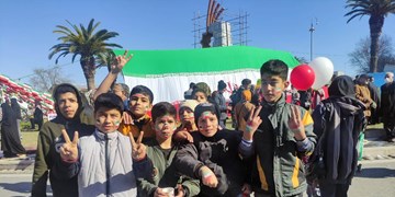 فیلم| حضور پرشور و بانشاط مردم در راهپیمایی 22 بهمن از دوربین نوجوانان