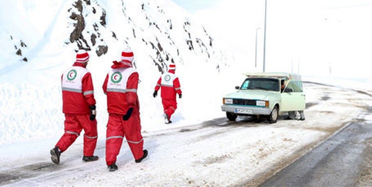 امداد رسانی هلال‌احمر سبزوار به ۲۳ مسافر گرفتار در برف
