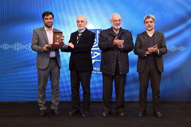 تجلیل از تجلیل از واقفین و خیرین برجسته علم و فناوری در گردهمایی خادم المصطفی(ص)