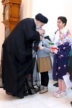 دیدار آیت الله سیدابراهیم رئیسی با ایرانیان مقیم چین