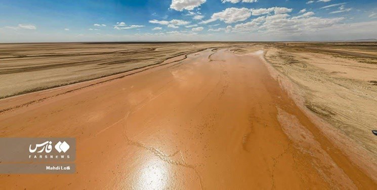 احیای تالاب گاوخونی به جریان مناسب و مستمر آب نیاز دارد/ سیلاب اخیر مطابق نیاز آبی این تالاب نبود