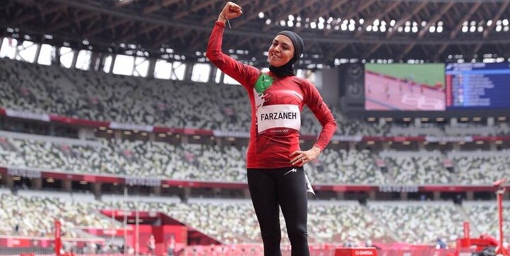هدیه خیّر تربتی به قهرمان طلای دوی ۶۰ متر داخل سالن آسیا