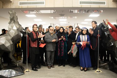 افتتاح نمایشگاه هنرمندان افغانستانی  باحضور منصور حاجی معاون  اداره اتباع در کوشک باغ هنر