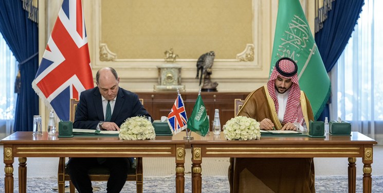 دیدار وزرای دفاع سعودی  و انگلیس به منظور توسعه همکاری‌های نظامی