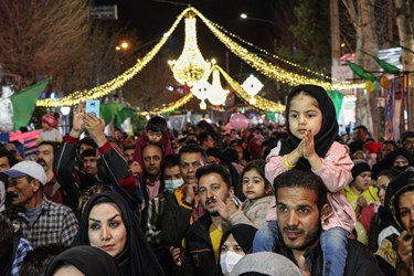 «آباده» غرق در شور و شادی جشن نیمه شعبان