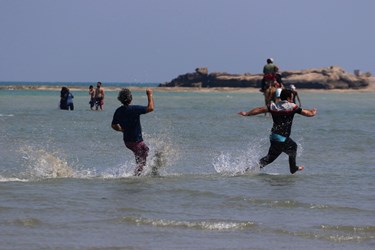 حضور «مهمانان نوروزی» در سواحل قشم