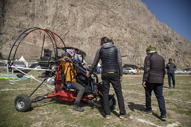 مسافران نوروزی در مجموعه تاریخی بیستون