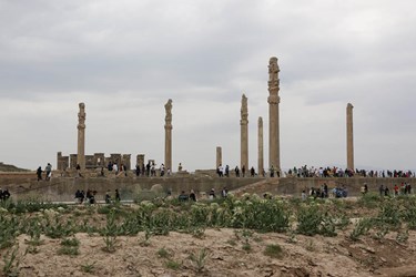 بازدیدمسافران نوروزی از تخت جمشید