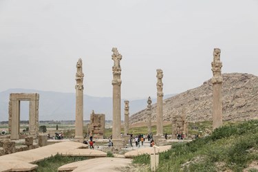 بازدیدمسافران نوروزی از تخت جمشید