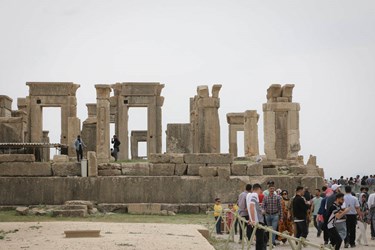 بازدیدمسافران نوروزی از تخت جمشید