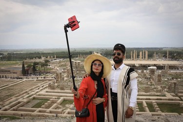 بازدیدمسافران نوروزی از تخت جمشید