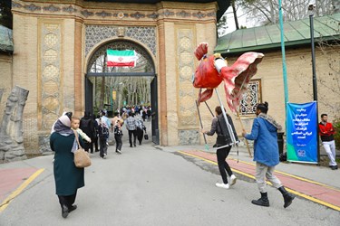 مسافران نوروزی در کاخ سعدآباد