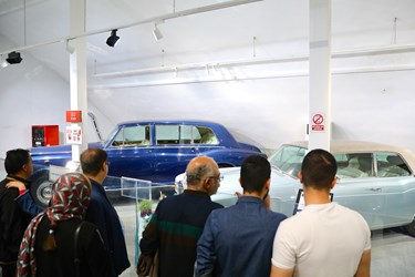 مسافران نوروزی در کاخ سعدآباد