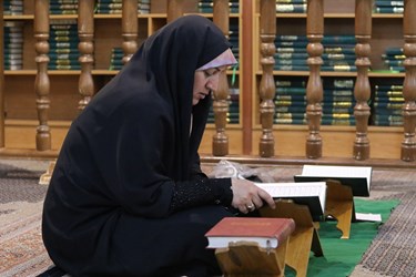 محفل انس با قرآن کریم در آستان مقدس سید علاءالدین حسین(ع)