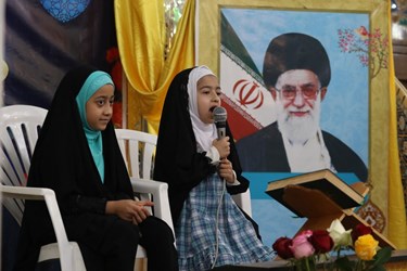 زهرا سادات فرجی حافظ کل قرآن کریم ۸ ساله و فاطمه سادات فرجی حافظ ده جزء قرآن کریم ۶ ساله 
