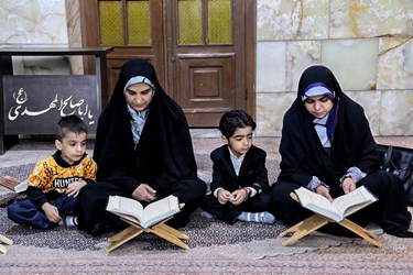 محفل انس با قرآن کریم در آستان مقدس سید علاءالدین حسین(ع)
