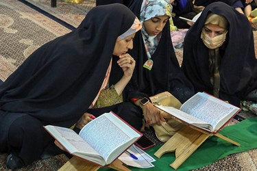 محفل انس با قرآن کریم در آستان مقدس سید علاءالدین حسین(ع)