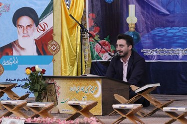 محفل انس با قرآن کریم در آستان مقدس سید علاءالدین حسین(ع)