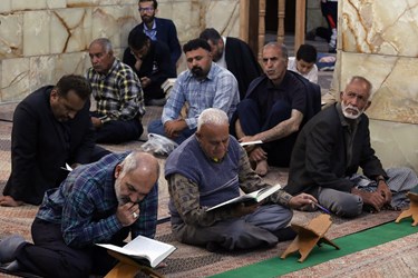 محفل انس با قرآن کریم در آستان مقدس سید علاءالدین حسین(ع)