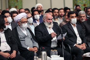 دیدار شاعران و اساتید ادبیات فارسی با رهبر انقلاب