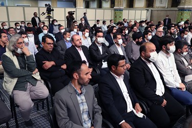 دیدار شاعران و اساتید ادبیات فارسی با رهبر انقلاب