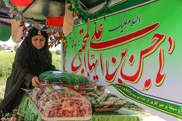 جزءخوانی قرآن بانوان در قبرستان تاریخی دارالسلام شیراز